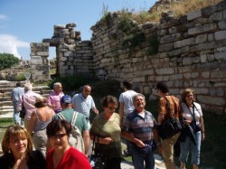 Siamo a EFESO in Turchia  gi iniziata lecursione e c chi prende il primo sole Turco